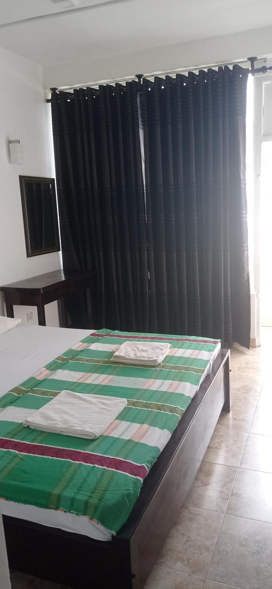 White Surfing Beach Resort Unawatuna Eksteriør billede